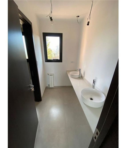 Venta Casa Las Golondrinas 5 Amb, Financia