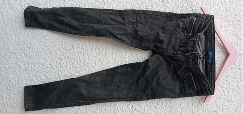 Pantalon Negro Jean Elastizado Denimology Talle 27.