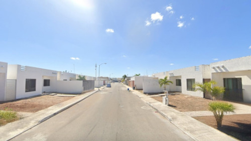Casa En Venta C. 51-d Fraccionamiento Las Américas 2 Mérida Yucatan/ Recuperacion Bancaria Laab2
