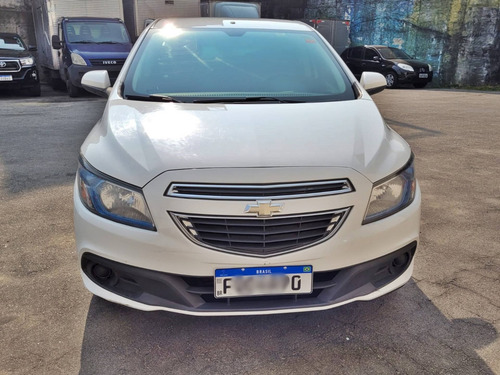 Imagem 2 de 10 de Chevrolet Onix 1.4 Mpfi Lt 8v Flex 4p Manual