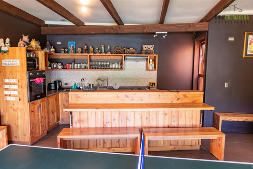 Casa En Venta De 5 Dorm. En Puerto Varas