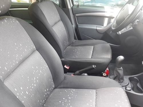 Renault Logan 1.6 Expression Hi-power 4p