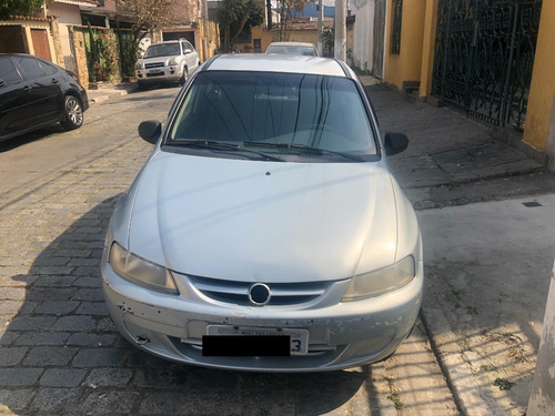Imagem 4 de 11 de Chevrolet Celta