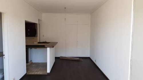 Imagen 4 de 8 de Monoambiente En Piso Alto En Venta Sobre Av Libertador Vicente Lopez - Con Renta