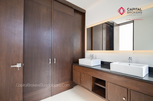 Casa En Venta En Coto Frente Al Parque Metropolitano