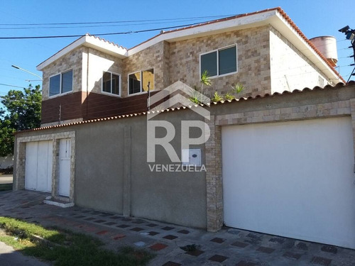 Casa Quinta En Venta En Santa Irene, Punto Fijo, Falcón