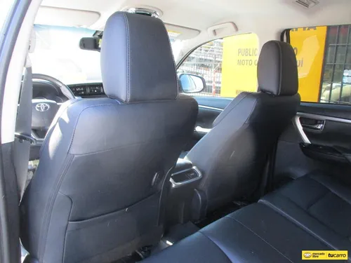 Toyota Fortuner Srv Diesel 2.4 Turbo At Aa
