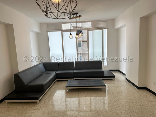 Apartamento En Alquiler En Altamira #24-18024 Josmary Sanjuan