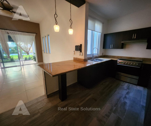 Casa En Venta, 4 Recámaras, 2 Niveles, La Vista, El Table, C