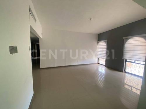 Casa En Venta En Col. Mirador, Chihuahua