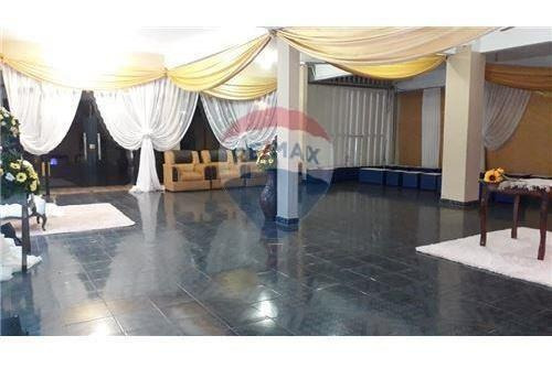 Vendo Casa Con Local Comercial En Itagua: 4 Habitaciones