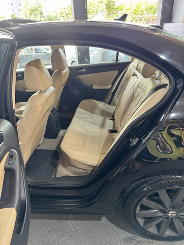 Volkswagen Jetta 2.0 Comfortline Flex 4p Automática