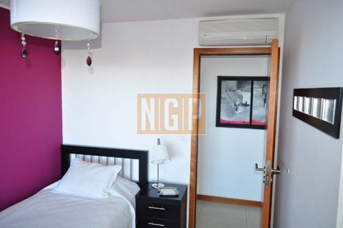 Servicio De Mucamas, Piscina, Parrilleros, Gimnasio, Sala De Adultos, Sala De Juegos, Sector De Internet, Laundry, Recepción Las 24 Hs.-ref:8498