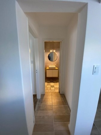 Imagen 13 de 16 de Venta De Departamento 2 Ambientes, La Perla. Reciclado
