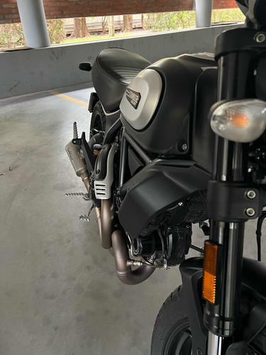 Ducati Scrambler Icon Dark 800