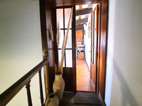 Casa Con Cochera A Metros De Plaza Sarmiento