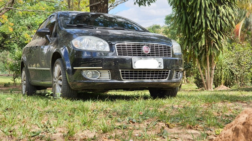 Imagem 2 de 9 de Fiat Linea 2013 1.8 16v Absolute Flex Dualogic 4p