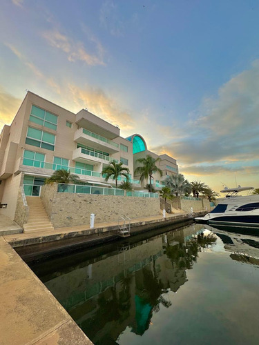 Carenero Yacht Club