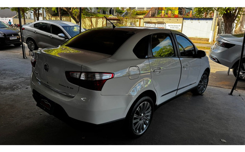 Fiat Grand Siena 1.6 MPI ESSENCE 16V FLEX 4P MANUAL