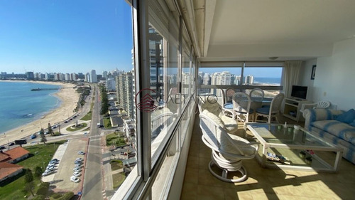Imagen 5 de 30 de Apto De 3 Dormitorios 3 Baños Con Una Vista Muy Buena A Playa Mansa Y Brava - Consulte Por Alquiler De Verano - Punta Del Este Peninsula