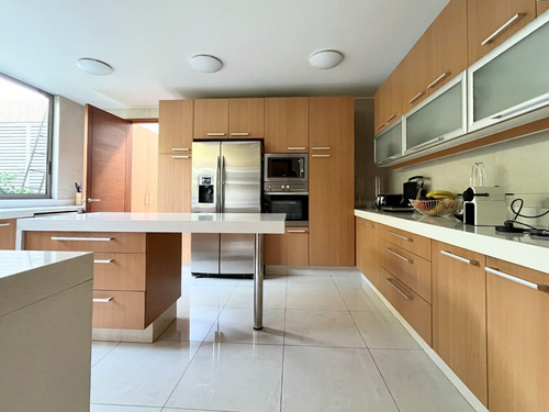 Gran Casa Estilo Mediterránea Excelente Ubicación
