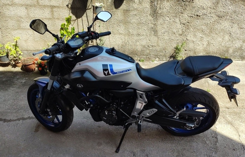 Imagem 2 de 6 de Yamaha Mt 07