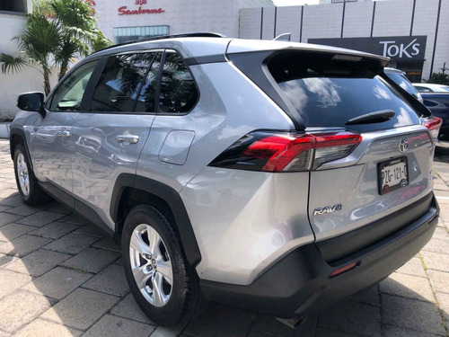 Imagen 4 de 9 de Toyota Rav4 2020 5p 2.5 Xle Awd At