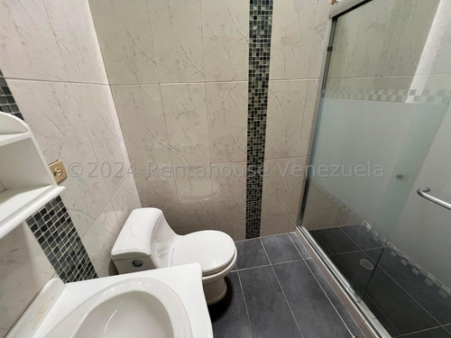 Ecl Espectacular Townhouse En Turmero 24-15517