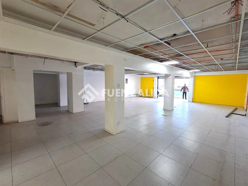Gran Local Comercial Arriendo Av. Apoquindo Las Condes