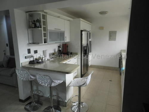 Apartamento En Venta. Urb. La Trinidad.