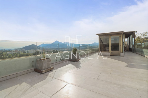 Casa En Arriendo De 6 Dorm. En Las Condes