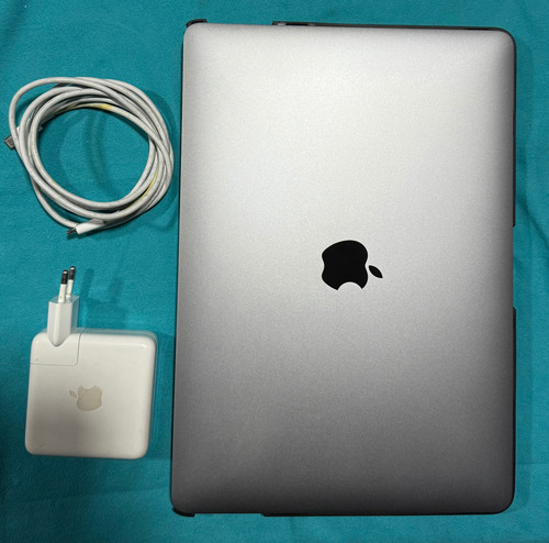 Macbook Pro De 13 Pulgadas Con Chip M1 (Usado)