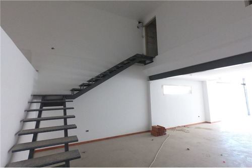 Alquiler Local Comercial En Av. Alem 600