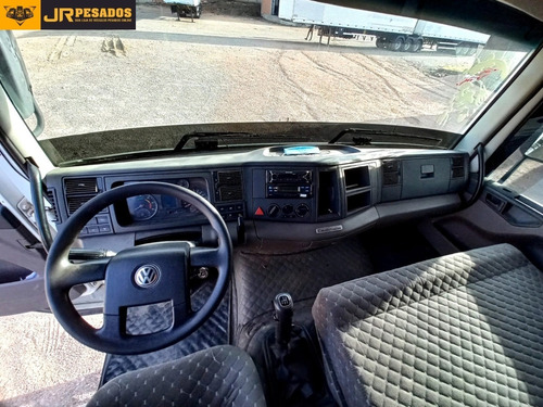 Imagem 7 de 15 de Volkswagen Constellation 25.390 Completo 6x2 Teto Alto 2014