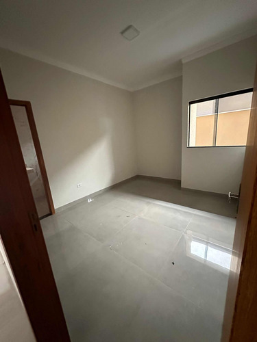 Vendo Casa Casa Com 03 Quartos Sendo Uma Suíte