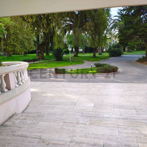 Century21 Baigorria Ofrece A La Venta Departamento En Complejo Villa Mediterránea, Godoy Cruz.