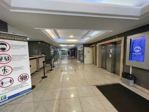 Oficina En Venta En Las Condes / Edificio Medico Alcantara