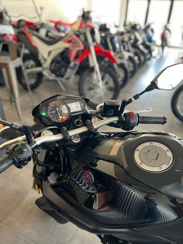 Imagen 5 de 8 de Yamaha Mt 03 En Marelli Sports Navarro. Exelente Estado!