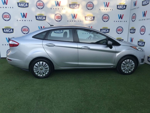 Imagen 6 de 10 de Ford Fiesta S 2014