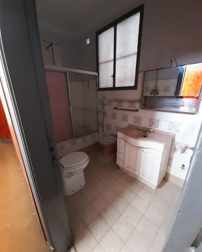 Venta - Departamento 4 Dormitorios 2 Baños - Calle Emilio Olmos