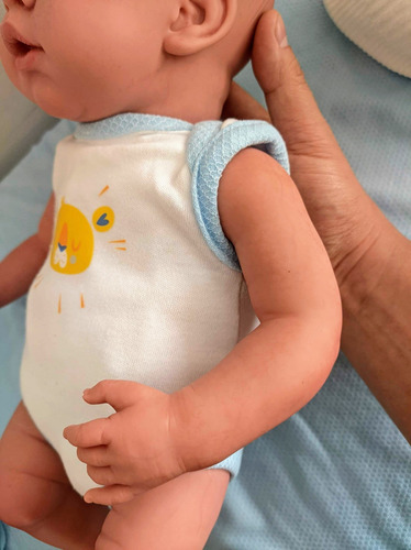 Bebê Mini Reborn Artesanal Com Manta - 39 Cm - Baby Brink