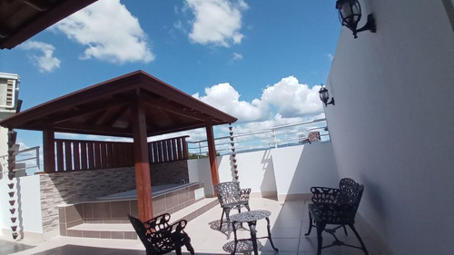 Penthouse En Venta Ubicado En Excelente Zona De San Francisco De Macoris