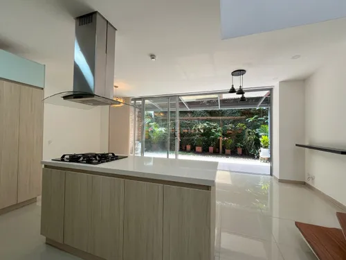 Casa En Arriendo En Loma Del Atravesado. Cod A776020