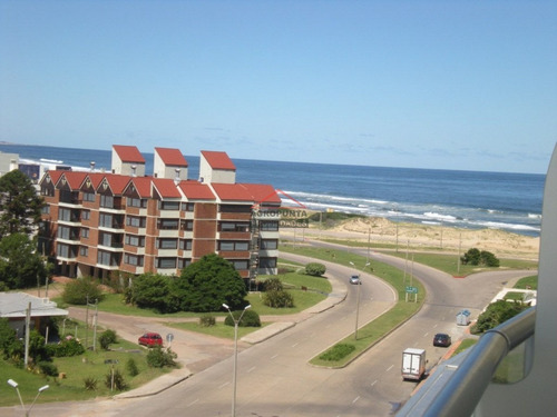 Playa Brava, Piso Alto, Vista, 4 Ambientes Con Todos Los Servicios- Ref: 5211