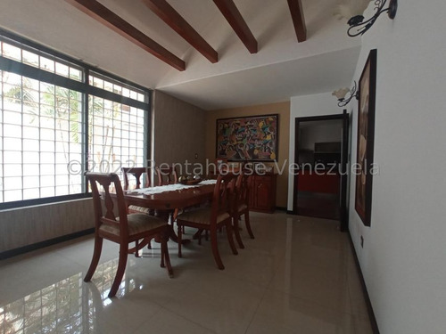 Monicam 23-424 Imponente Townhuse Anclado En Zona Privilegiada, Exquisita Ambientación, De Impecable Diseño, Propiedad De Tipo Duplex Con Amplitud En Sus Niveles De Bella Arquitectura