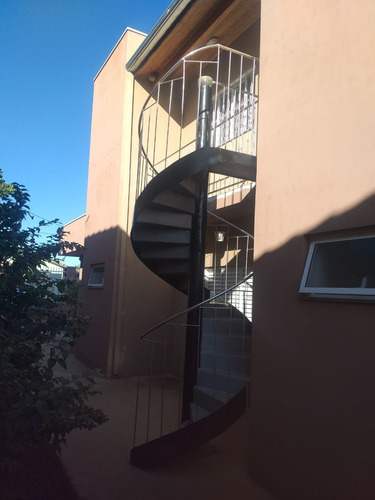 Imagem 3 de 28 de Casa 200m2, 3 Dormitórios, 1 Suíte, Edícula, Moveis Planejados, Área Gourmet, 2 Vagas Cobertas, Acabamento Em Porcelanato, Ótima Localização - Ca00534 - 71010424