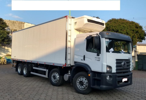 Imagem 1 de 2 de Vw 30280 Bitruck Com Bau Frigorifico 2019