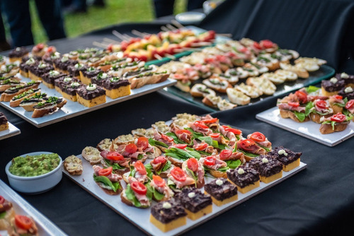 Imagen 7 de 10 de Alquiler De Food Truck , Catering Finger Food Y Barra Movil.