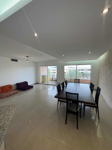 Se Vende Apto. Resd. Esturión. Lecheria