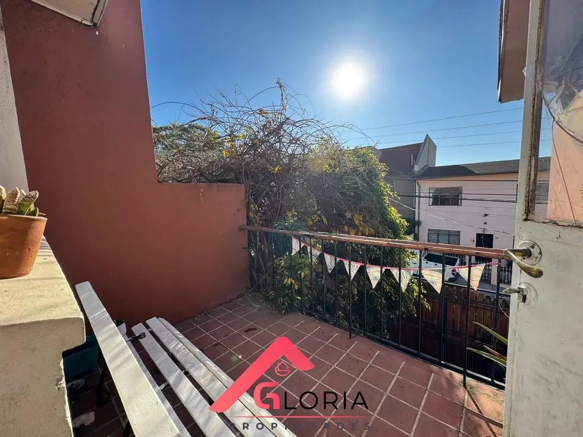 Imagen 5 de 19 de Vendemos Casa De 4 Dorm A Pasos De Av España Valparaiso
